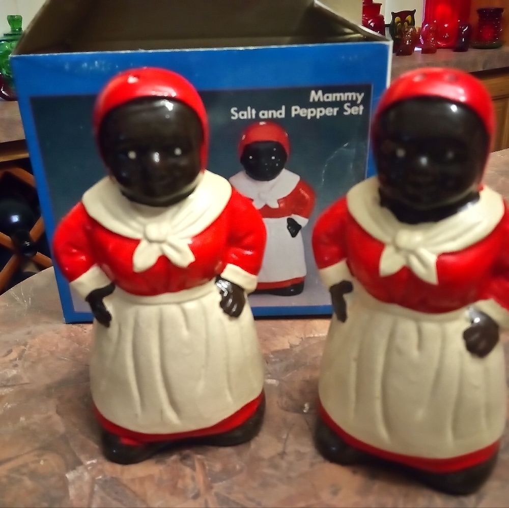 Vintage Mammy Salt and Pepper Shakers.